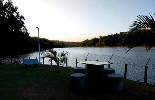 Vista para a lagoa - Enseada Azul, perto da Bacutia e Peracanga - Duas suítes Ar Condicionado - Varanda Gourmet - Lazer Completo, piscinas, quadras, sauna, pescaria, náutica, bar, restaurante, parques - Estacionamento e Portaria 24h - Foto 57