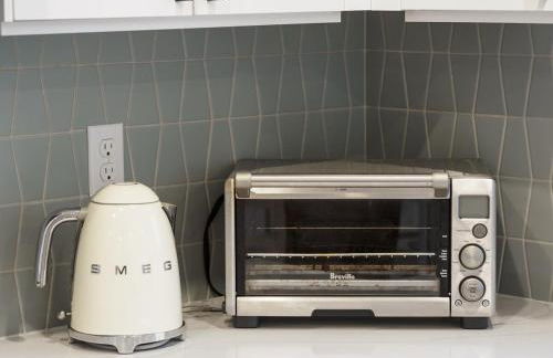 Steps to Alki Beach with Water Views Rooftop deck - Foto 7