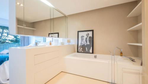 Elegant 3-Room Apartment with Terrace Pool & Island Views - Foto 5