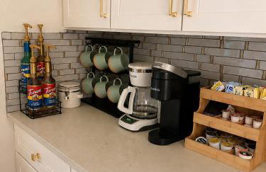 Indoor Hot Tub, Pet Friendly, Bikes, 4-Car Free Parking, Walk to Beach - Foto 11