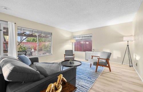 Mira Mesa Family Retreat 4BR with Balcony and Firepit - Photo 48