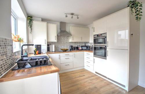 Newcastle Stay for Contractors & Families with Private Parking - Foto 5