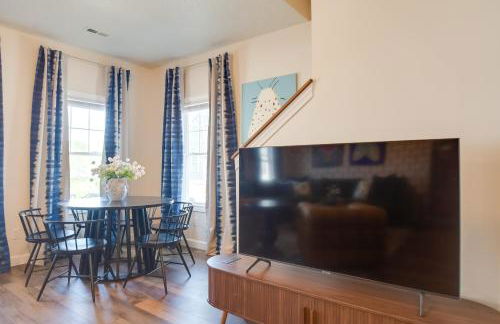 Near TBK Bank Sports Complex Quad Cities Townhome - Foto 5