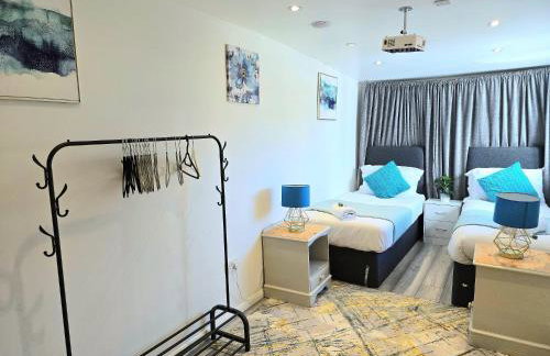 Large House, Home for Contractors- Park Free - Foto 11