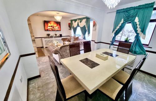 Indoor Heated Pool - Large Family Home - Sleeps 12 - Near Bournemouth Beach - Photo 69