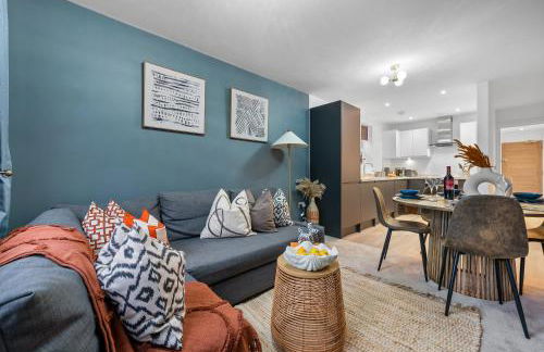 1-Bedroom Luxurious, City Centre, Chic & Stunning Apartment in Southampton, Sleeps 4 - by Blue Puffin Stays - Photo 5