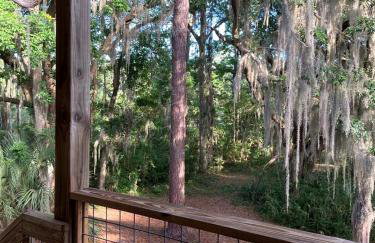 Tranquil Glamping near the Coast: Charming Rustic Cabin Rental in Midway, Georgia - Foto 6