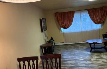 Forget Me Not Home by Airport Upstairs with Deck - Foto 6