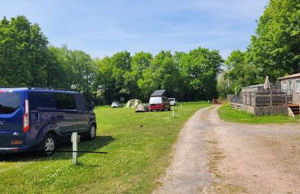 Postwood Gardens Balmoral Country Cabin - Photo 19