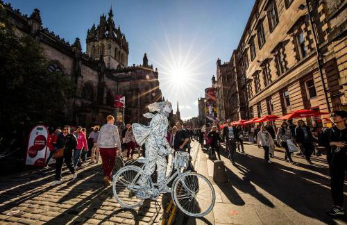 Peaceful Edinburgh Retreat - Quiet Central 1-Bed - Foto 34
