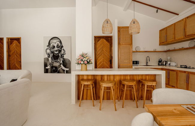 Udara by EVDEkimi - Spacious 4BR Pool villa with Lush garden at Artistic Center of Ubud - Foto 28