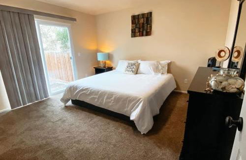 Coastal Retreat - Just Steps to the Beach - Foto 16