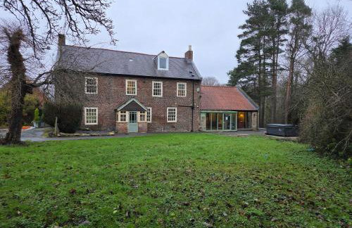 TyneView Estate, Farmhouse & Stables - Photo 1