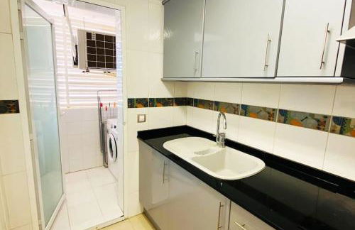 Apartamento en primera línea de playa con piscina y garaje gratuito - Foto 44