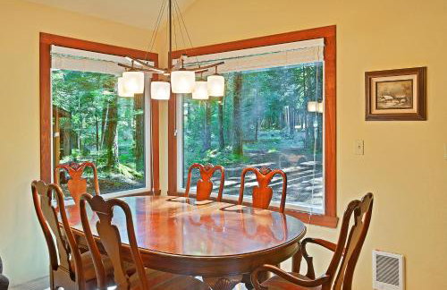 Secluded Greenwater Cabin w Loft Near Rainier - Foto 17