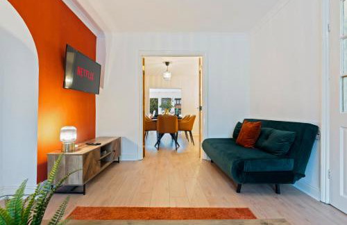 Spacious 3 Bedroom Contractor Stay House in Birmingham B23 near M6 & Fort Dunlop with Free Parking and WiFi - Foto 3