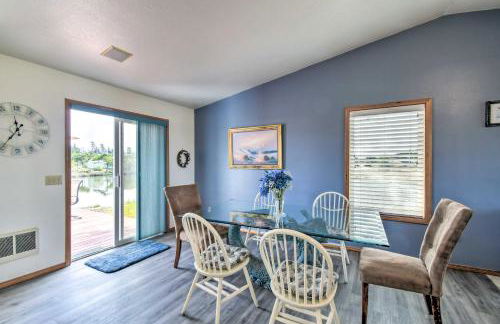 Pet-Friendly Ocean Park Home with Decks and View! - Foto 9