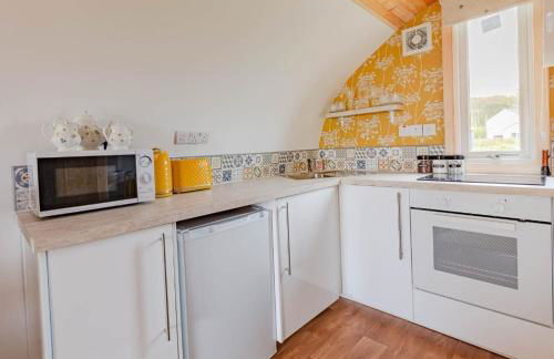 The Galloway Steading- The Bee Hive Couples Retreat with Hot Tub and Fire Pit - Foto 6