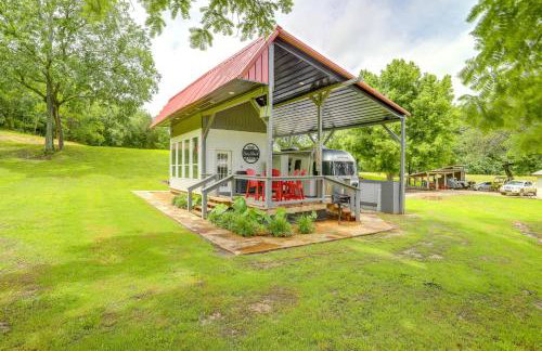 River Access and Private Deck Mountain View Retreat - Foto 1