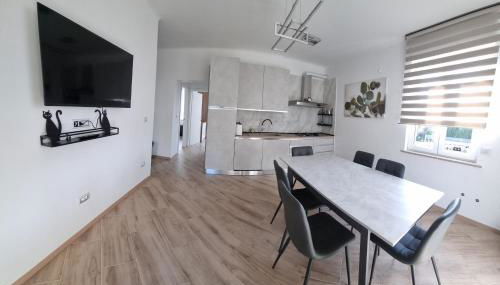 Sunny CentralApartment -3 bedrooms ,Private Parking - Foto 2