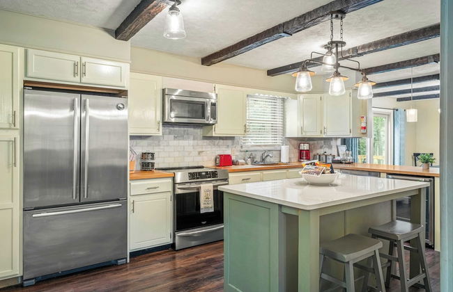 Double Diamond Lodge by Avantstay Group Escape w/ Firepit, Patio, Activities - Foto 18