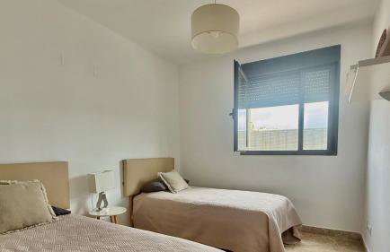 Keywise Perfect location next to María Zambrano STATION, central , beach ,pool and free Parking - Foto 12