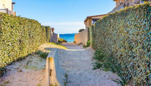 Awesome Apartment In Hyères With Wifi - Foto 2