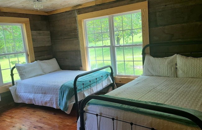 Back in Time 1940s Lake View House - Photo 2