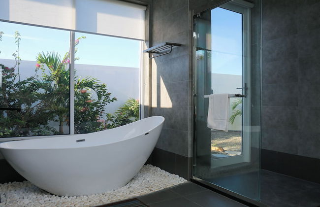 Lake Side Deluxe Villa - Photo 18