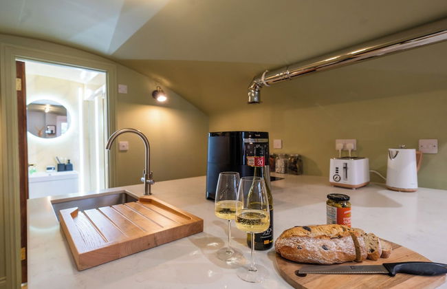 Commandery Vaults - Foto 19