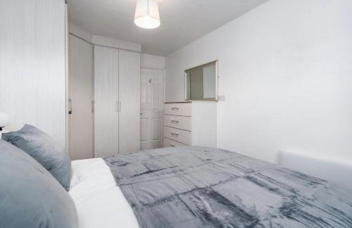 Cozy 2 Bed Apartment - Unlimited Wi-Fi - Free Parking - Sleeps 6 - By Old Trafford - Foto 24