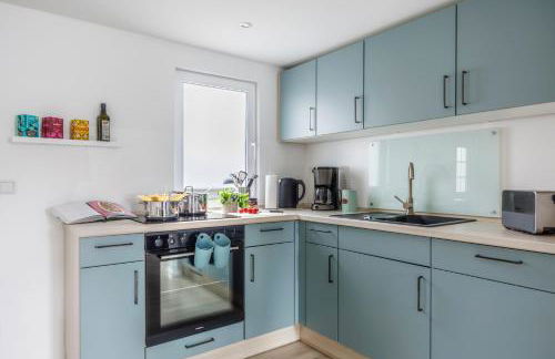 modernes Ferienhaus Sonnendeck 70 QM I Strandnah I Terrasse I 2 Schlafzimmer I Nähe Werbellinsee - Photo 5