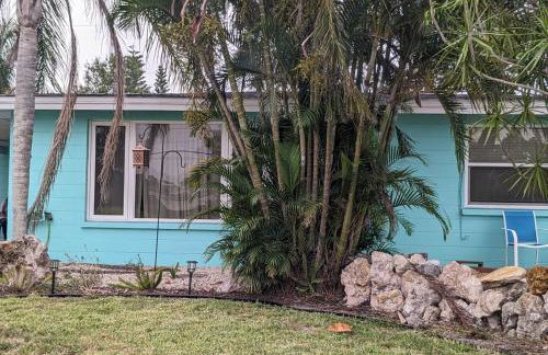 Lemon Bay Hideaway, Retro Beach Bungalow - Foto 5