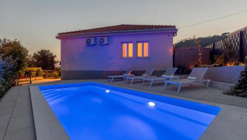 Villa KaTess with heated pool - Photo 3, sunbed