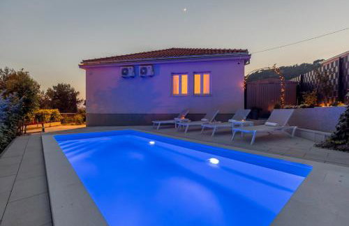 Villa KaTess with heated pool - Photo 3