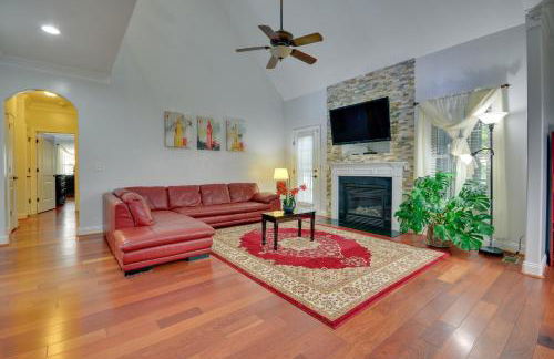 High Point Vacation Rental with Private Deck! - Photo 2