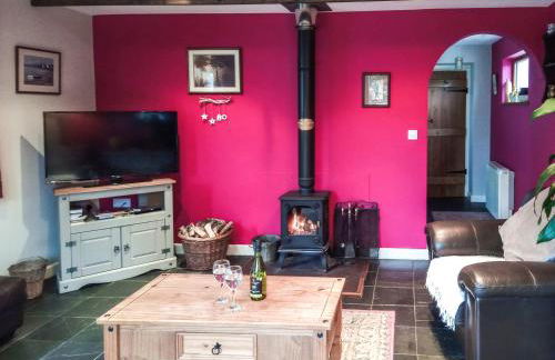 Panteg Cottage - Photo 2