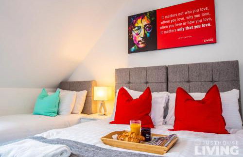 NEW Spacious Modern Townhouse Sleeps 12 Free Parking - Foto 40