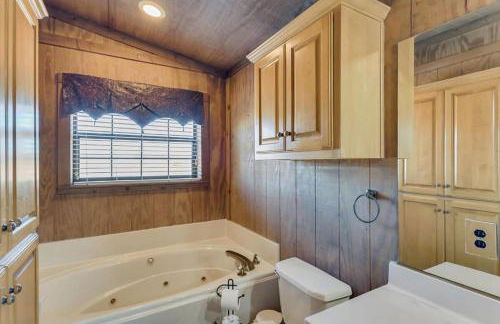 Spacious Ranch Style Home w Cinema Room - Foto 24