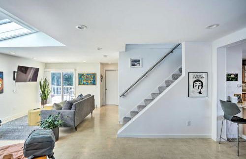 Lakefront Otis Home with Stunning Views and Boats! - Foto 13