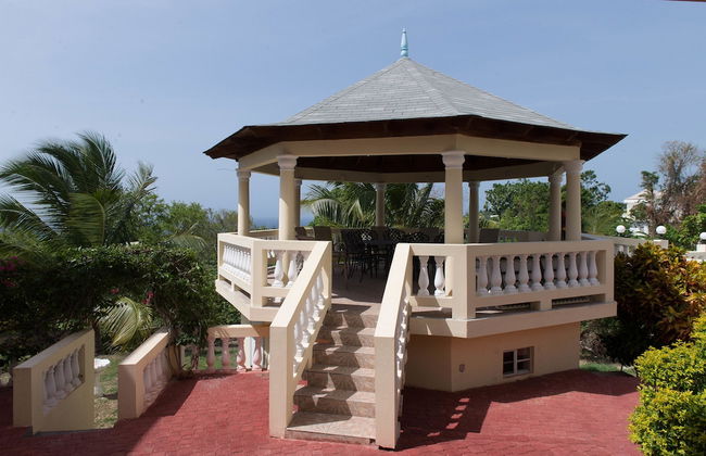 The Royal Kensington Villa - Photo 36