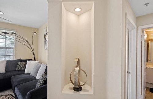 Luxury 2BR/2BA! 5 MIN to Disney! - Photo 16