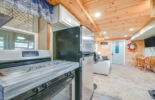 Large Family Home 5 Mi to Dtwn Hagerstown! - Photo 23