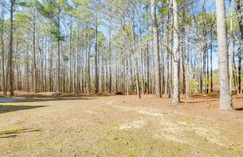 Hike, Golf and Boat Wake Forest Home with Yard - Foto 19