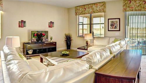 Cozy Pool 4 Bed Home With Spa 4 Bedroom Home by RedAwning - Foto 1