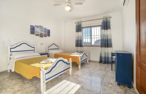 Villa Garrofer - PlusHolidays - Photo 17