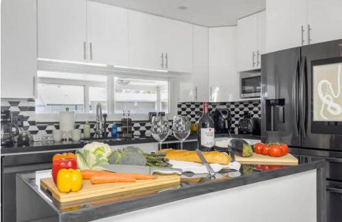 Amazing Home w Heated Pool 8 mins to the Beach - Foto 17