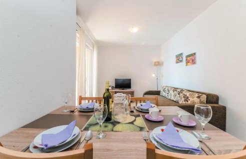 1 Bedroom Cozy Apartment In Vlasici - Foto 12