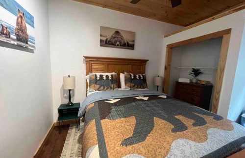 Nantahala Nook, cabin w/hot tub,game room, & wifi - Foto 18