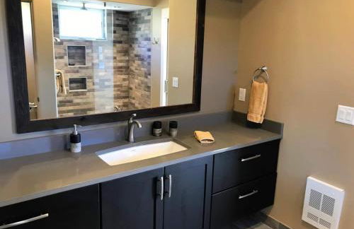 Barnwood Chateau with 2 Master Suites Hot Tub - Foto 37